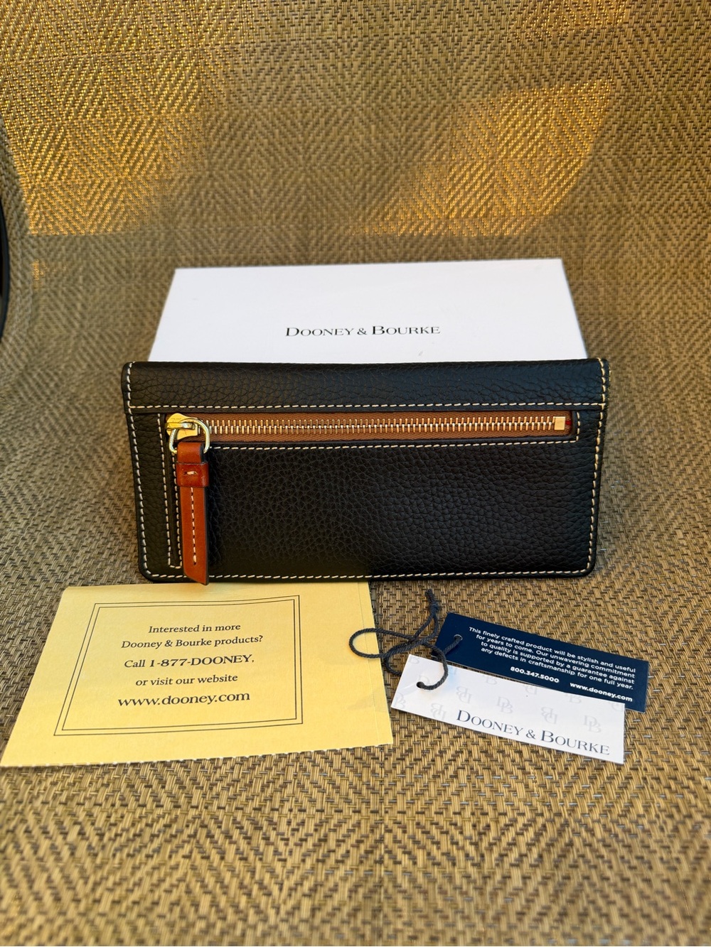 Dooney & Bourke PEBBLE GRAIN SLIM WALLET Clutch BLACK - Picture 2 of 3